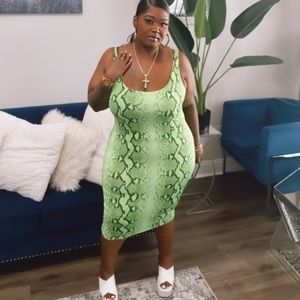 Fashion Nova Midi